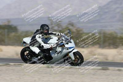 media/Dec-01-2025-Moto Forza (Mon) [[2daa91e15f]]/3-Beginner Group/Session 2 (Turn 7 Inside Pans)/